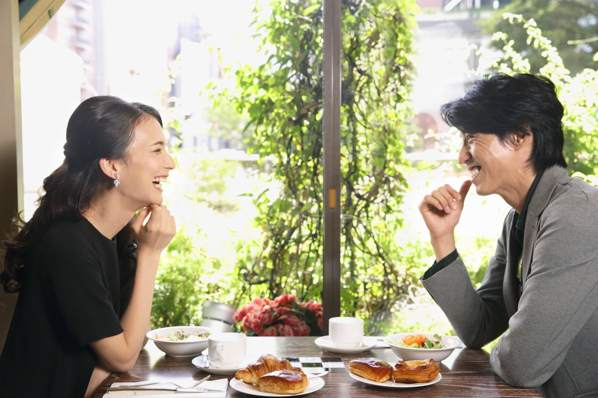 Hotel New Otani Hakata Fukuoka  Exteriér fotografie Lee Byung-hun and Lee Young Ae in The Housemaid